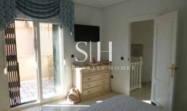 Resale - Villa - Playa Flamenca - Costa Blanca