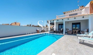 Resale - Villa - Orihuela Costa - Punta Prima
