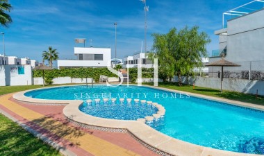 Resale - Villa - Orihuela Costa - Villamartin
