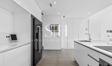 Resale - Villa - San Miguel de Salinas - Mirador De San Miguel