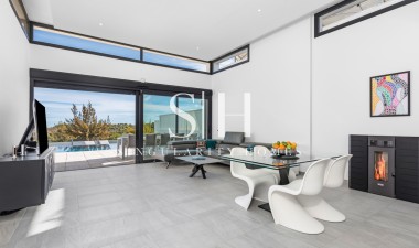 Resale - Villa - San Miguel de Salinas - Mirador De San Miguel