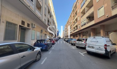 Resale - Apartment / flat - Torrevieja - PARQUE DE LAS NACIONES