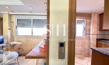 Resale - Apartment / flat - Torrevieja - Centro