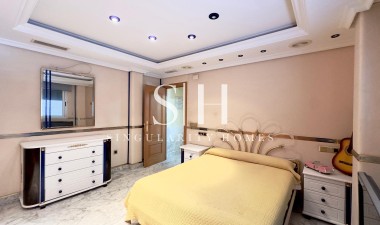 Resale - Apartment / flat - Torrevieja - Centro