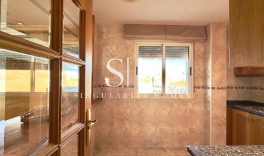 Resale - Apartment / flat - Torrevieja - Centro