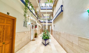 Resale - Apartment / flat - Torrevieja - Centro