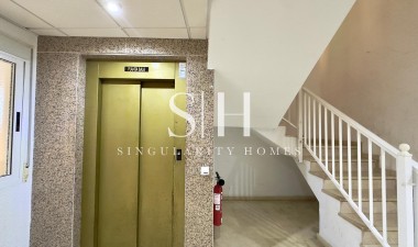 Resale - Apartment / flat - Torrevieja - Centro