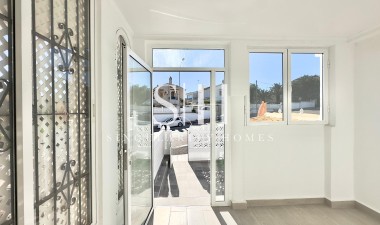 Resale - House - Torrevieja - La Mata