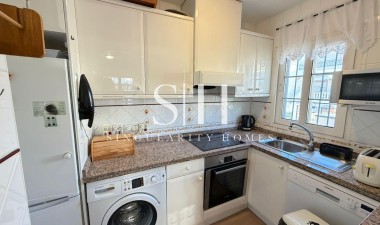 Återförsäljning - Villa - Orihuela Costa - Playa Flamenca