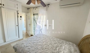 Återförsäljning - Villa - Orihuela Costa - Playa Flamenca