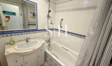 Återförsäljning - Villa - Orihuela Costa - Playa Flamenca