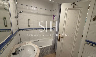 Återförsäljning - Villa - Orihuela Costa - Playa Flamenca