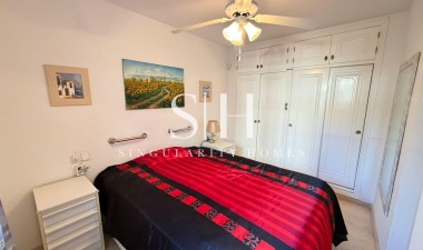 Återförsäljning - Villa - Orihuela Costa - Playa Flamenca