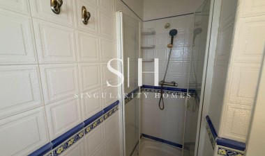 Återförsäljning - Villa - Orihuela Costa - Playa Flamenca