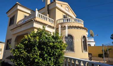 Перепродажа - Villa - Orihuela Costa - Villamartín-las Filipinas