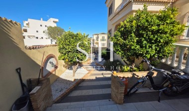 Перепродажа - Villa - Orihuela Costa - Villamartín-las Filipinas