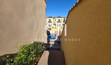 Перепродажа - Villa - Orihuela Costa - Villamartín-las Filipinas