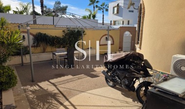 Перепродажа - Villa - Orihuela Costa - Villamartín-las Filipinas