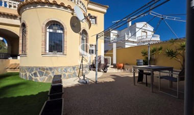 Перепродажа - Villa - Orihuela Costa - Villamartín-las Filipinas