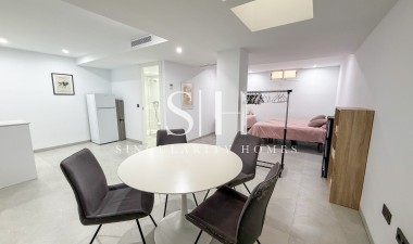 Resale - Villa - Orihuela Costa - Villamartín