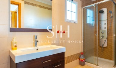 Resale - Villa - Torrevieja - La Mata