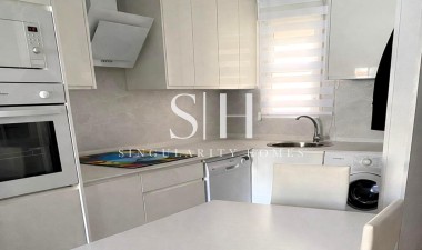 Resale - Apartment / flat - Torrevieja - Playa del Cura