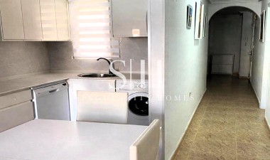 Resale - Apartment / flat - Torrevieja - Playa del Cura