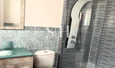 Resale - Apartment / flat - Torrevieja - Playa del Cura