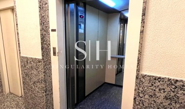 Resale - Apartment / flat - Torrevieja - Playa del Cura