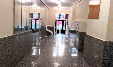 Resale - Apartment / flat - Torrevieja - Playa del Cura