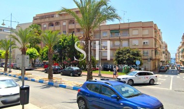 Resale - Apartment / flat - Torrevieja - Playa del Cura