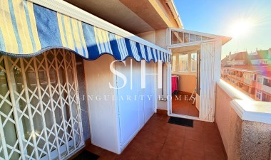 Resale - Apartment / flat - Torrevieja - Acequion