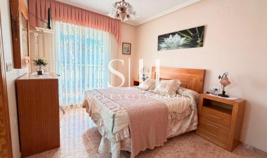 Resale - Apartment / flat - Torrevieja - Acequion