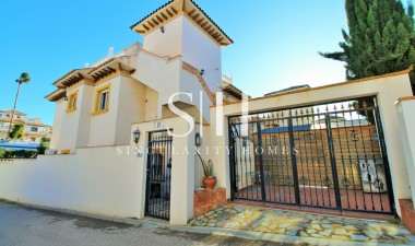 Resale - Villa - Orihuela Costa - Playa Flamenca