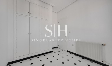 Resale - Villa - Torrevieja - La Siesta - El Salado - Torreta