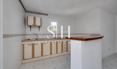 Resale - Villa - Torrevieja - La Siesta - El Salado - Torreta