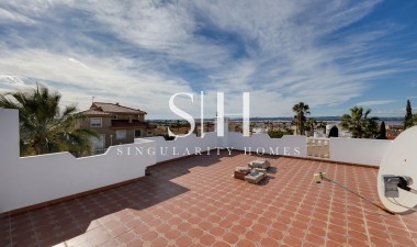 Resale - Villa - Torrevieja - La Siesta - El Salado - Torreta