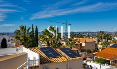 Resale - Villa - Torrevieja - La Siesta - El Salado - Torreta