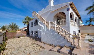 Resale - Villa - Torrevieja - La Siesta - El Salado - Torreta