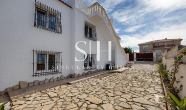 Resale - Villa - Torrevieja - La Siesta - El Salado - Torreta
