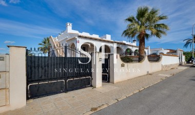 Resale - Villa - Torrevieja - La Siesta - El Salado - Torreta