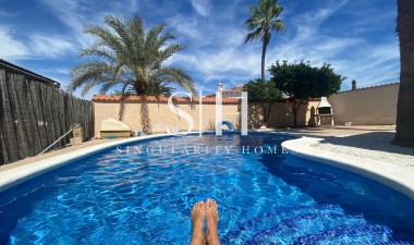 Resale - Villa - Torrevieja - La Siesta - El Salado - Torreta