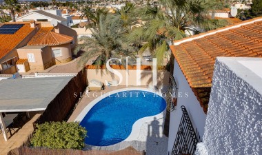 Resale - Villa - Torrevieja - La Siesta - El Salado - Torreta