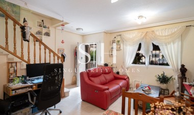 Resale - House - Orihuela Costa - Los Dolses