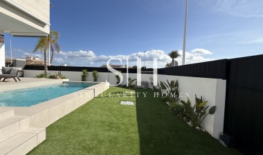 Resale - Bungalow - Pilar de la Horadada - Costa Blanca
