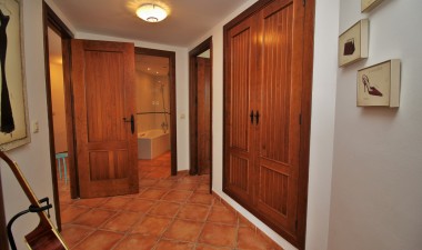 Resale - Apartment / flat - Torrevieja - Punta prima