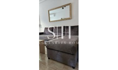 Resale - Apartment / flat - Torrevieja - Acequion