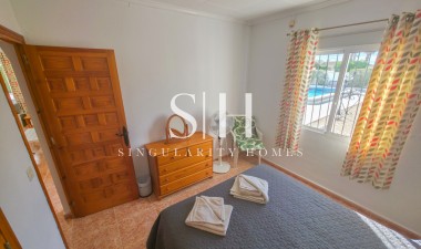 Resale - Villa - Torrevieja - Costa Blanca