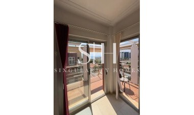Resale - Apartment / flat - Torrevieja - Punta prima
