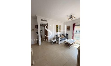 Resale - Apartment / flat - Torrevieja - Punta prima